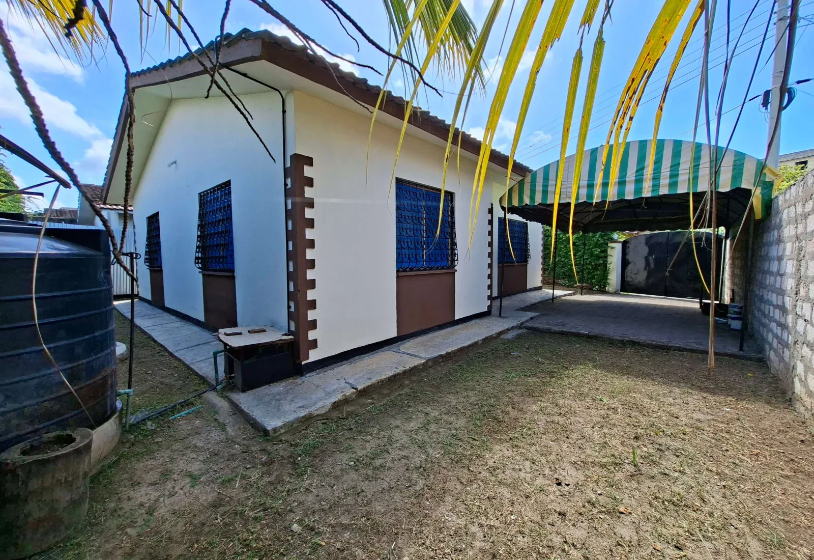 2-Bedroom Bungalow, Vescon 2 Estate