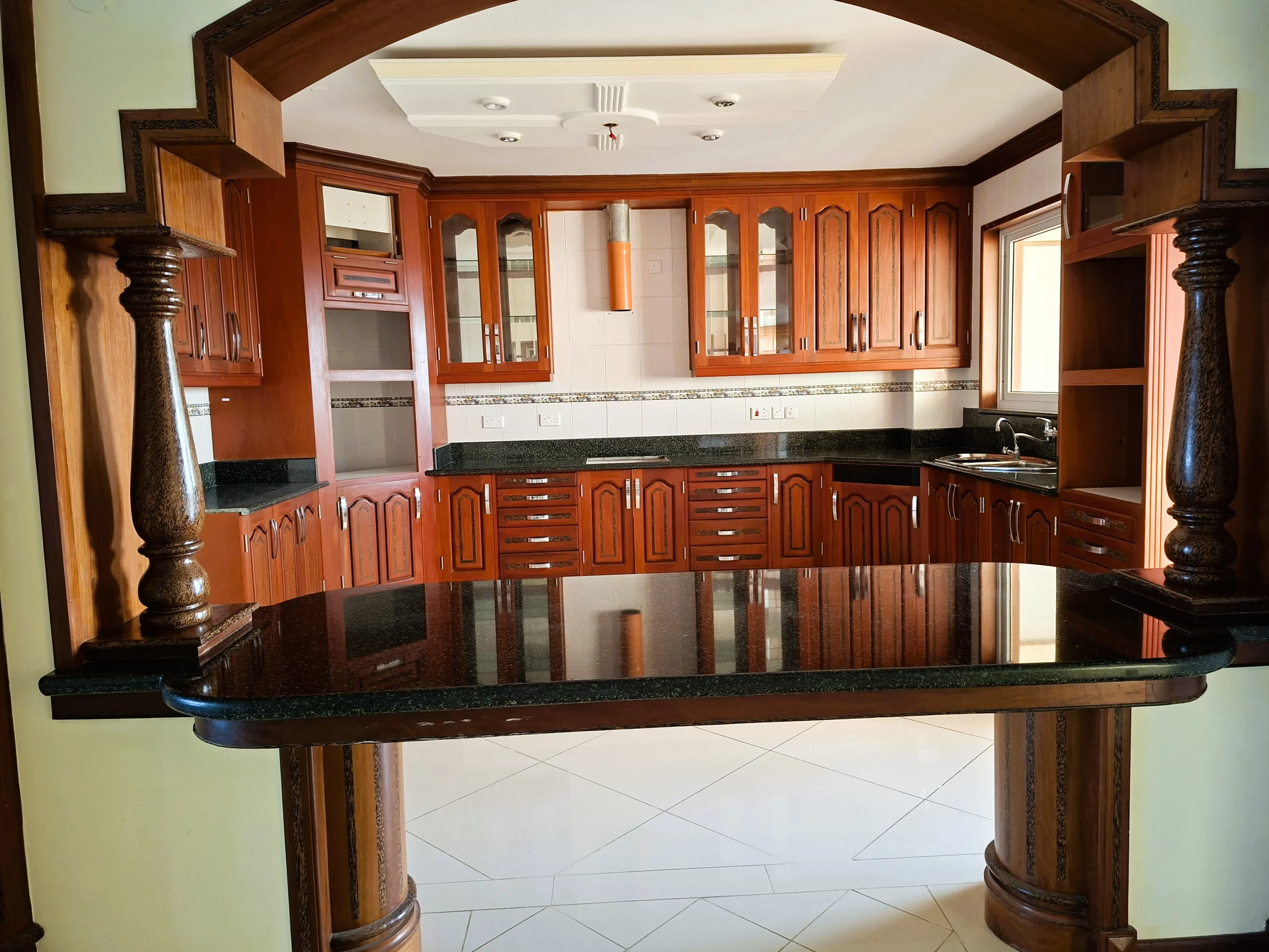 Luxury Ocean-View 3-Bedroom Penthouse — additional photo