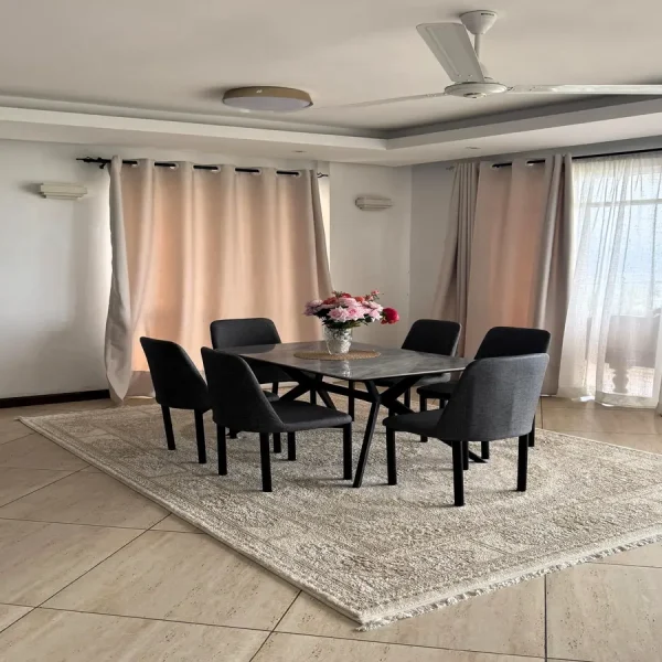 3-Bedroom Sea View Apartment with DSQ — additional photo
